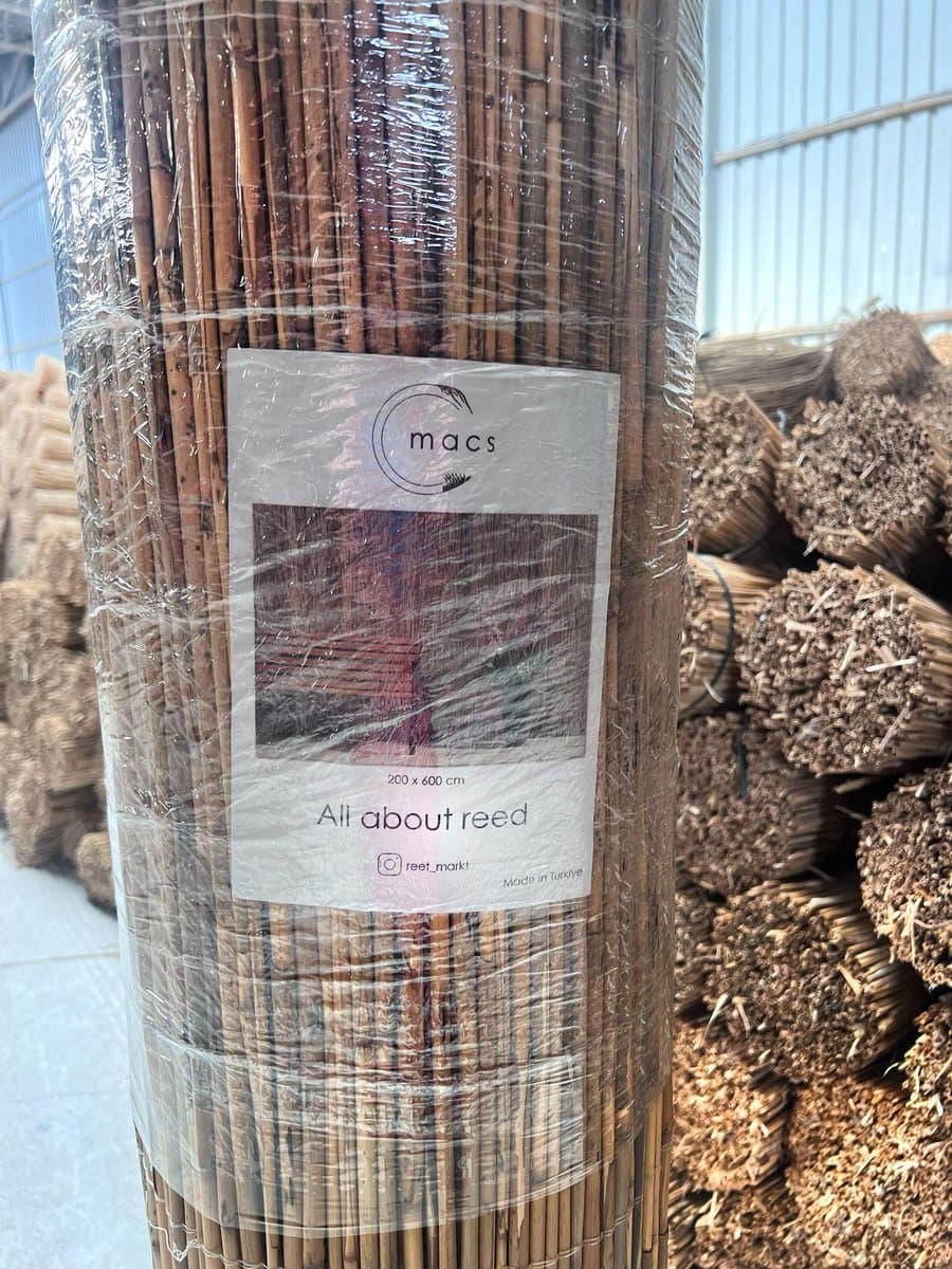 Reed mat with private label ready for distribution